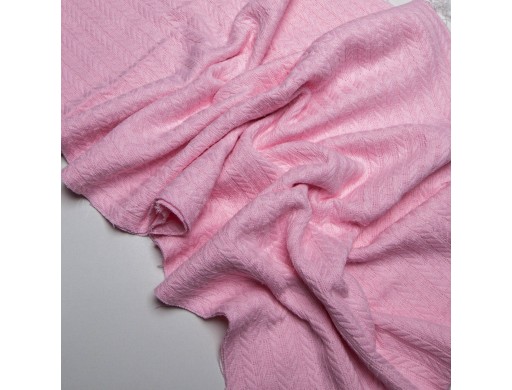 Вязаное полотно косичка розовая